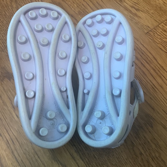 Lilac Igor sandals. Size 22 (5.5-6 US). Gently used. - Picture 4 of 4